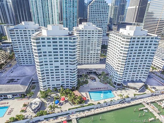 4th image of 999 Brickell Bay Dr APT 411