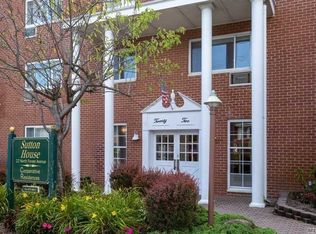 22 N Forest Ave APT 1N, Rockville Centre, NY 11570