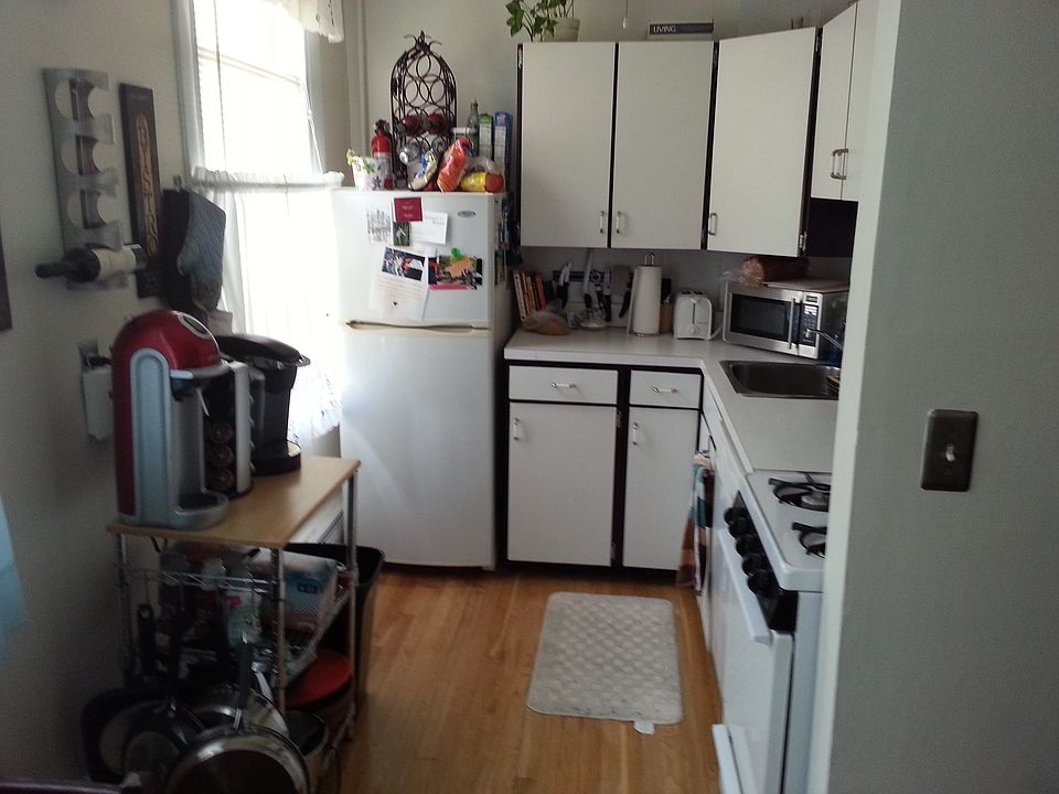 2nd image of 39 Lawrence Ave