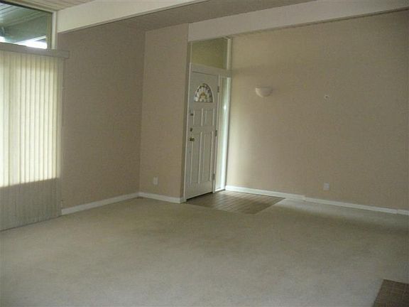 3rd image of 1020 Sherbrooke Pl