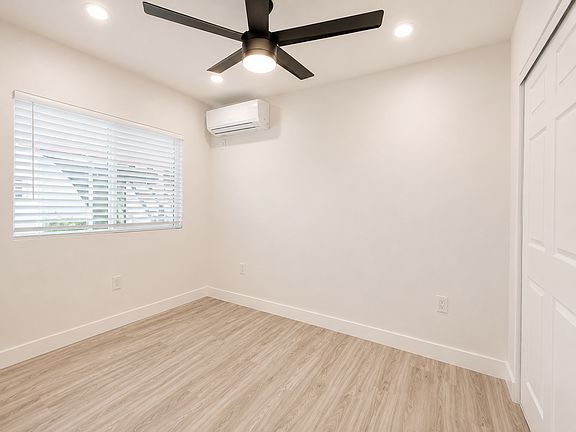 5th image of 1744 Richard St
