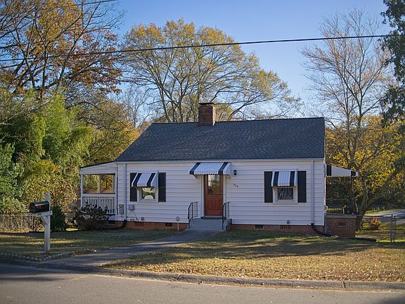 3rd image of 394 Alexander Cir SE