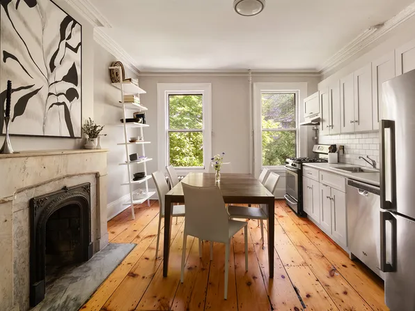 433 Pacific Street image 18 of 20