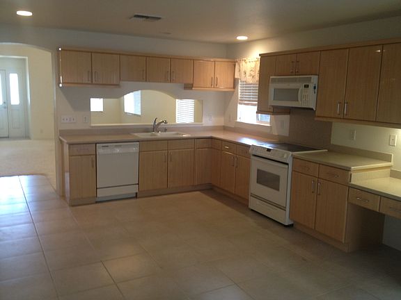 Fully appointed kitchen