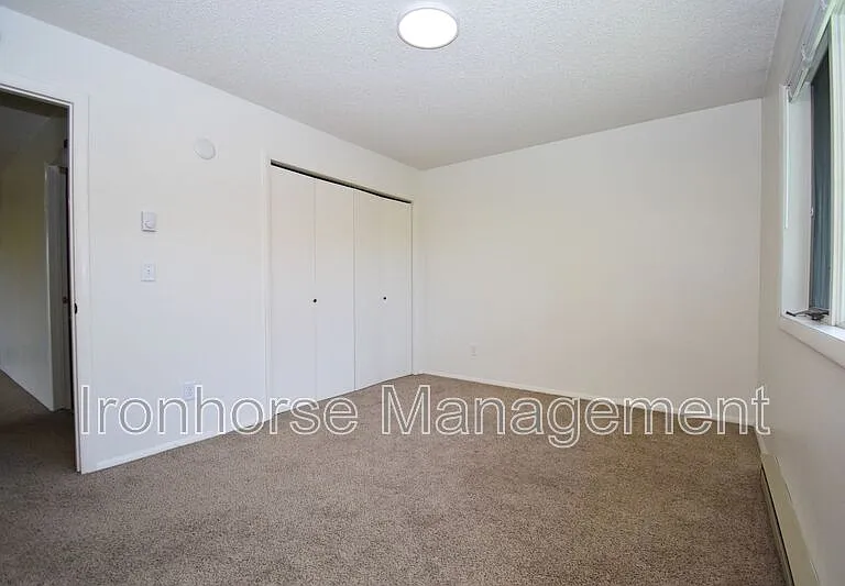 811 W Villard St #63 — Photo 11