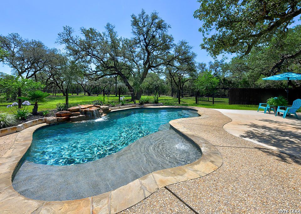 1st image of 101 CIBOLO HOLLOW N