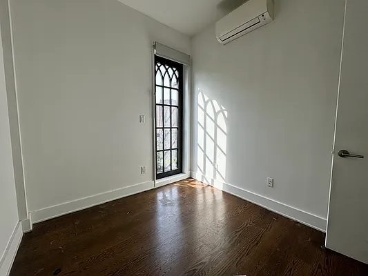 Rented by Pear NYC LLC | media 15