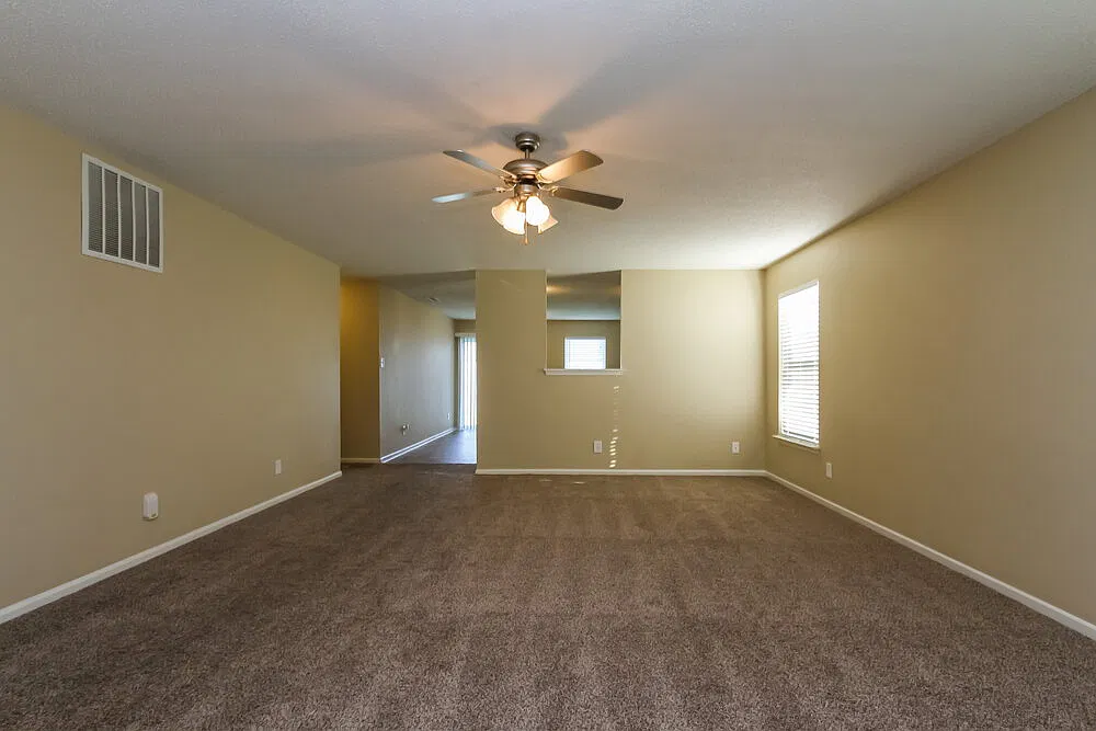 3 bed, 2.0 bath, 1510 sqft, $1,830 — Photo 2