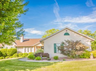 W291S6760 E Woods Ct, Mukwonago, WI 53149