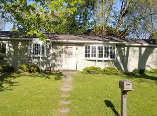 1405 Delta Dr, Cedar Falls, IA 50613