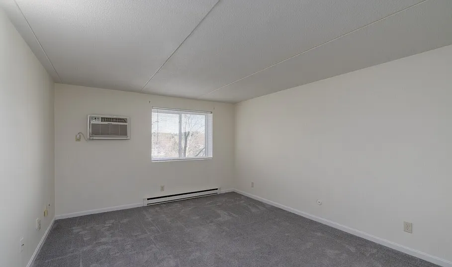 1 bed, 750 sqft, $2,100 — Photo 2
