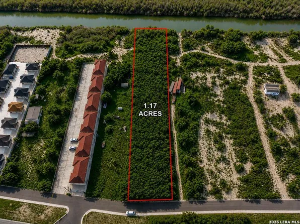 425 Riverside Dr., Eagle Pass, TX 78852