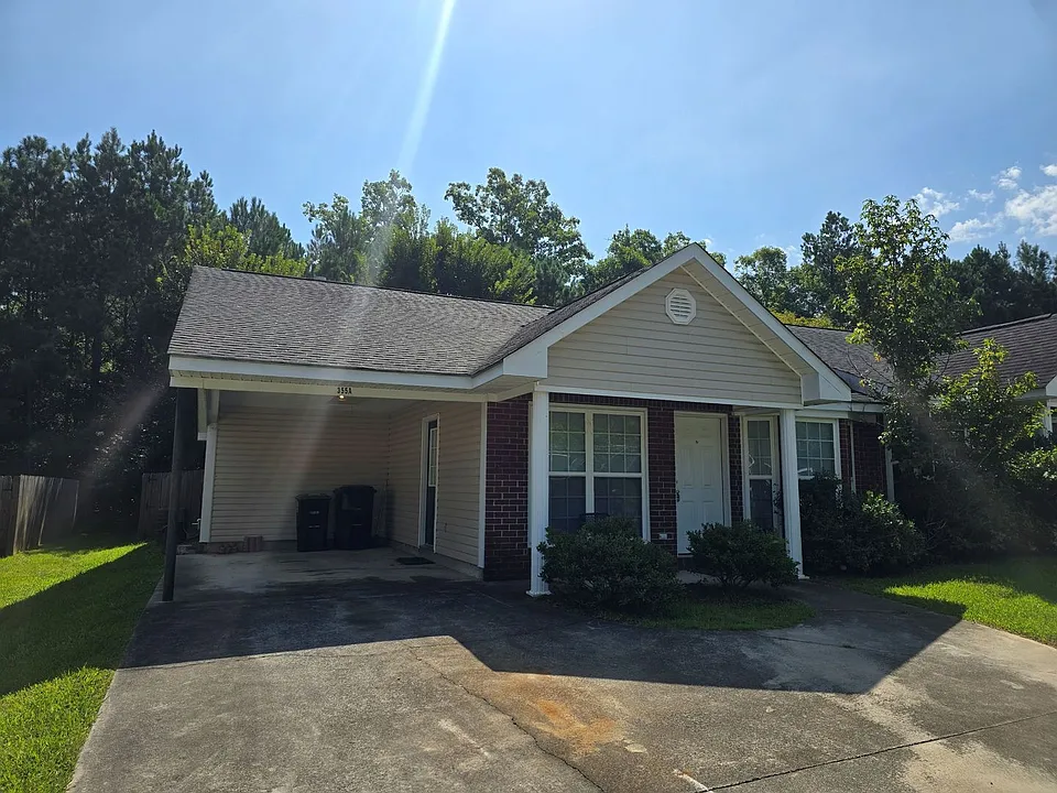 355 A & B Leafmore Rd SW