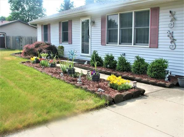 18088 Hedgewood Dr, Goshen, IN 46526