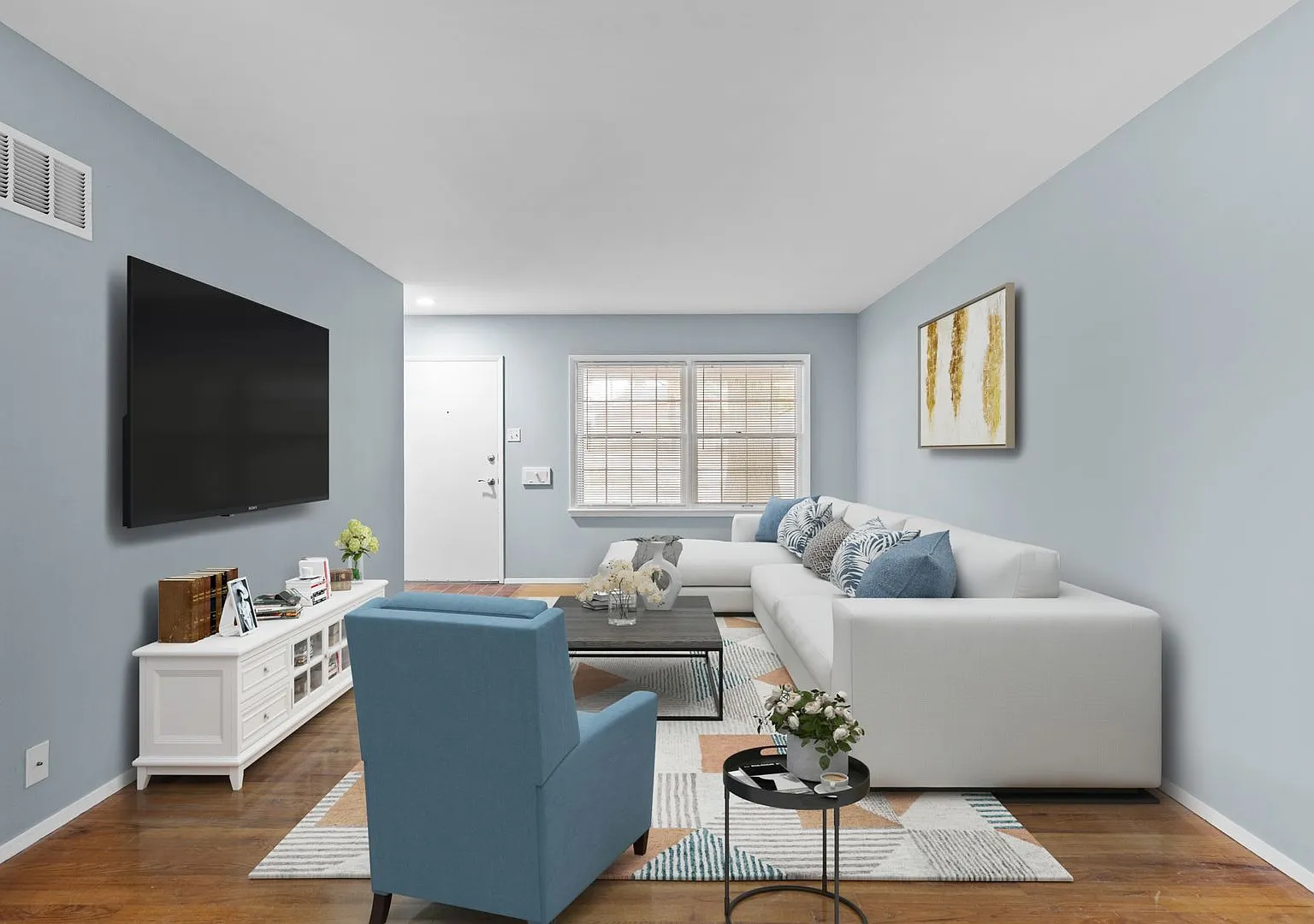 2 Bed Premium W/ Patio - Granite, Spacious, Natural Light, Basement! — Photo 4