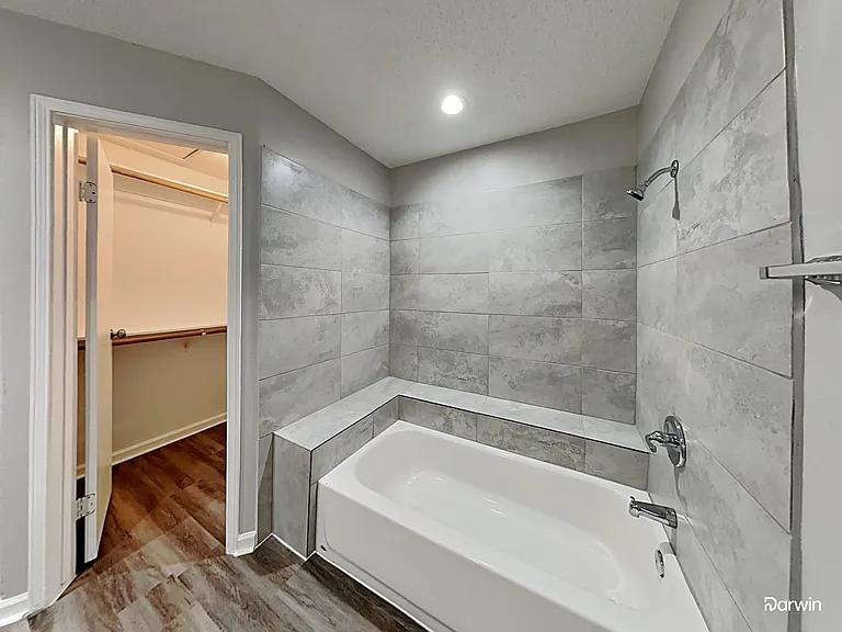 328 Teakwood Ln — Photo 10