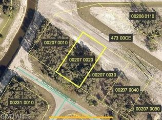 253 Rue Labonne Rd, Fort Myers, FL 33913
