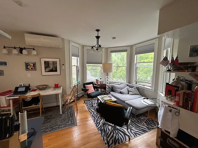 17 Russell St #6 — Photo 2