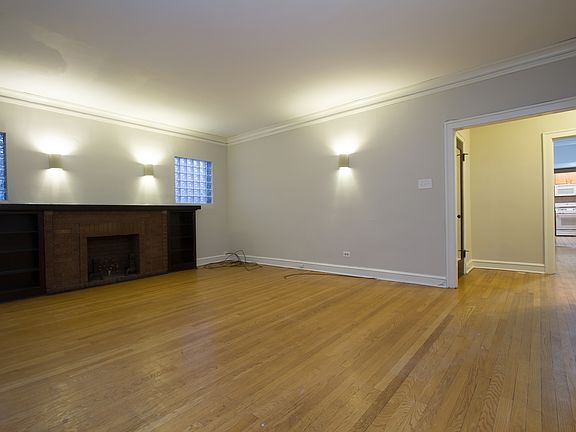 3rd image of 3426 N Keeler Ave #2