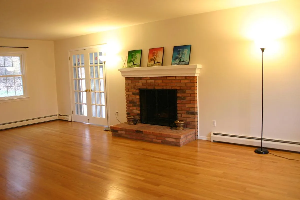 4 bed, 2296 sqft, $5,100 — Photo 3