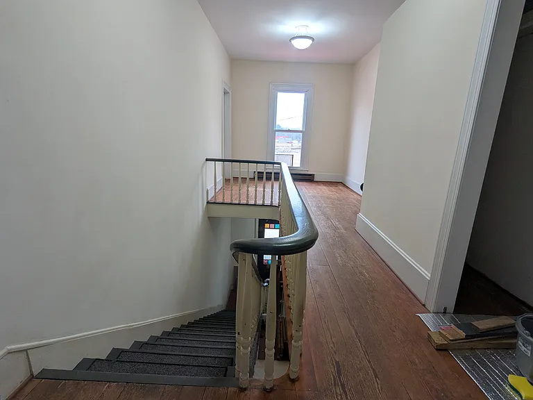 112 Maifield Ave #B — Photo 2