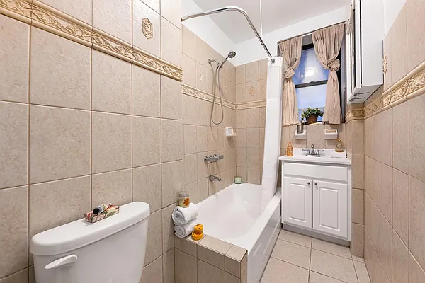 Rented by Douglas Elliman | media 9