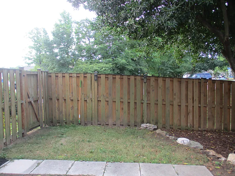 8601 Kenosha Ct — Photo 5