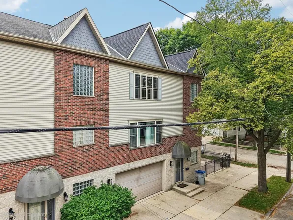 805 E Pearson STREET, Milwaukee, WI 53202