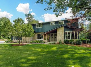 19595 Chaparral Dr, Brookfield, WI 53045