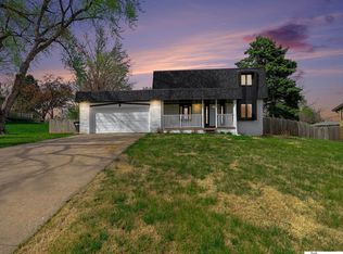 9716 Hartman Ave, Omaha, NE 68134