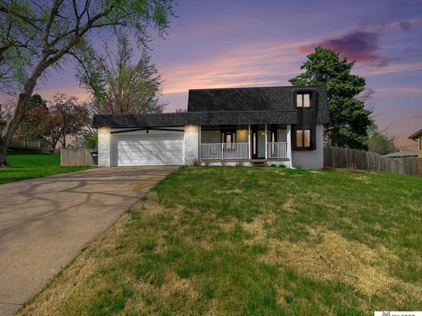 9716 Hartman Ave, Omaha, NE 68134