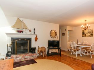 39 Blossom Ave APT 3, Osterville, MA 02655