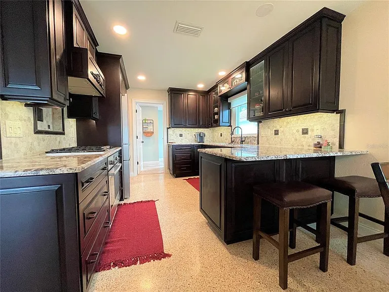 17045 Dolphin Dr — Photo 11