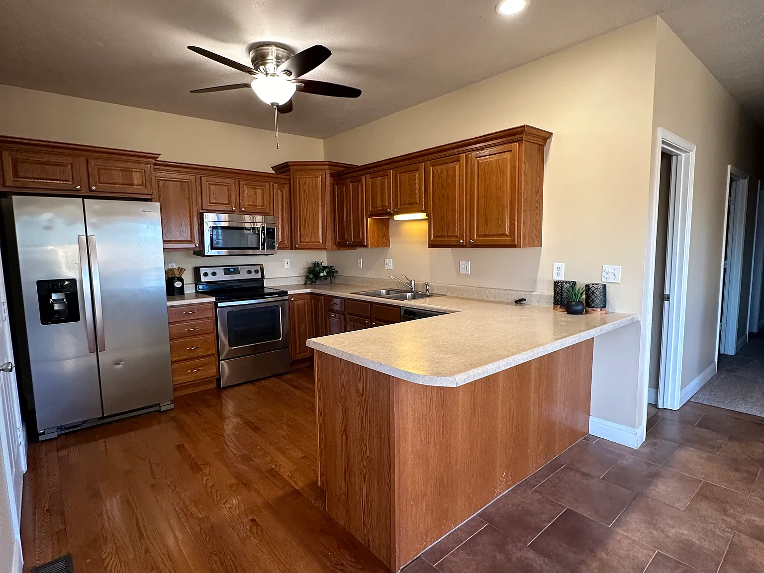 2 bed, 1400 sqft, $1,600 — Photo 4