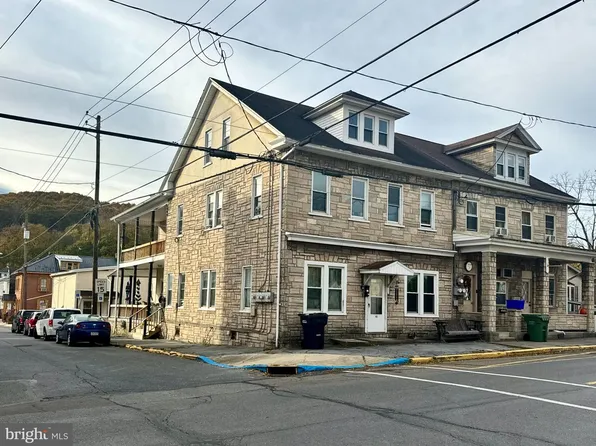 101 W Main St, Tremont, PA 17981