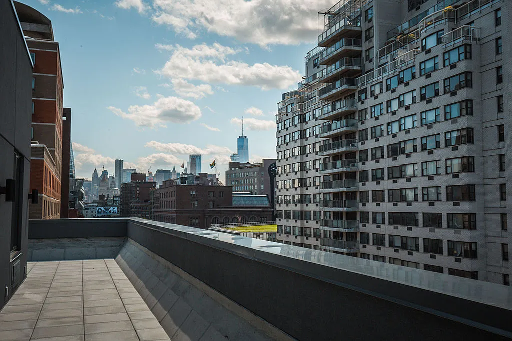 101 East 10th Street — Photo 1