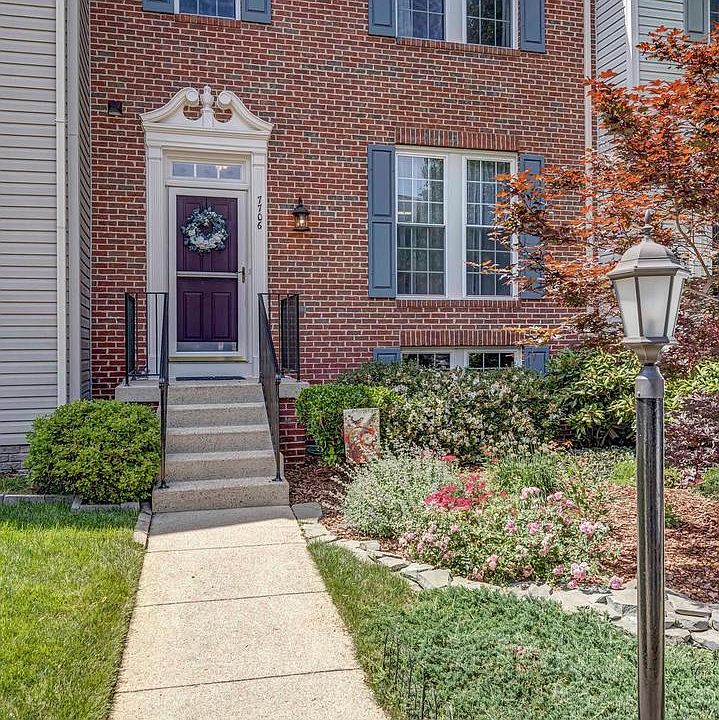 1st image of 7706 Effingham Sq
