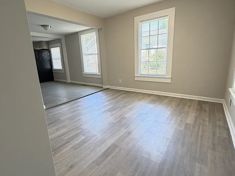919 N Walnut St — Photo 10