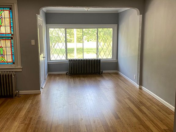 3rd image of 536 E Olney Ave #1