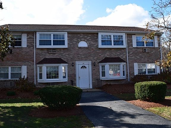 2nd image of 20 Washington Park Dr #11