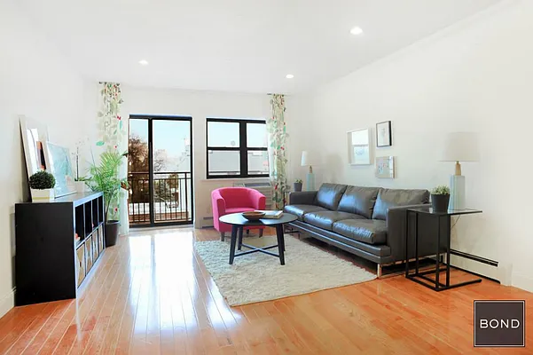 Sold by Bond New York | media 10