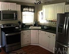 3rd image of 535 E Wynnehurst St