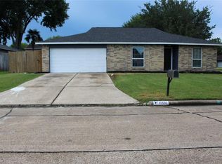 10011 Robin St, La Porte, TX 77571
