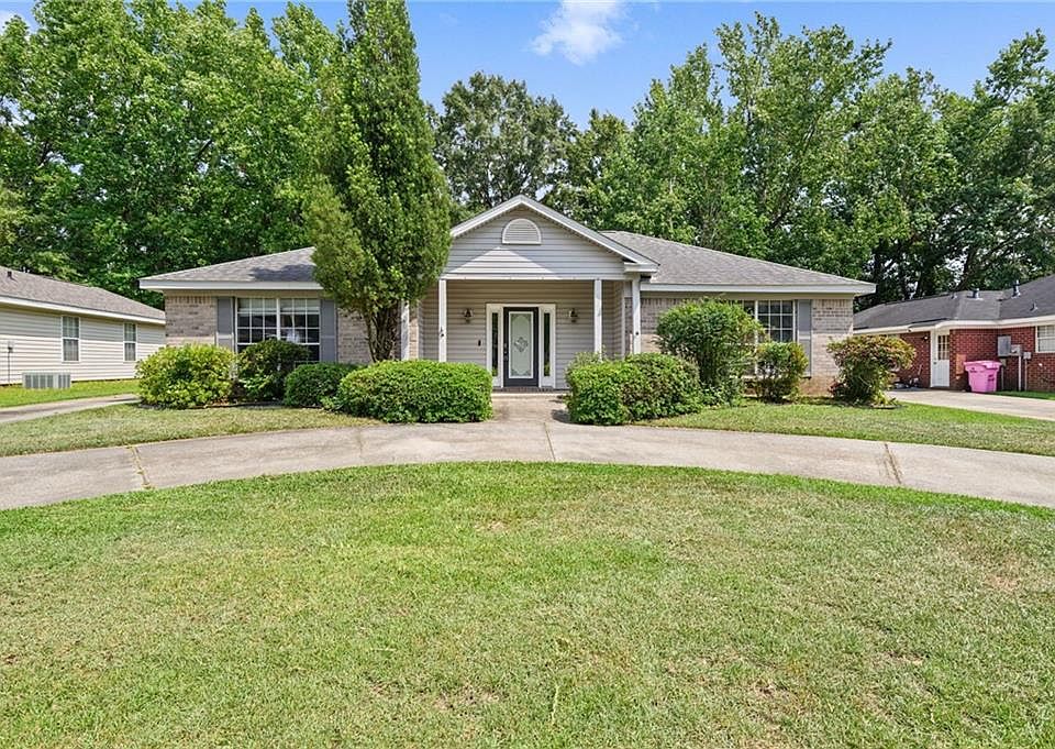1st image of 1772 Woodmont Dr