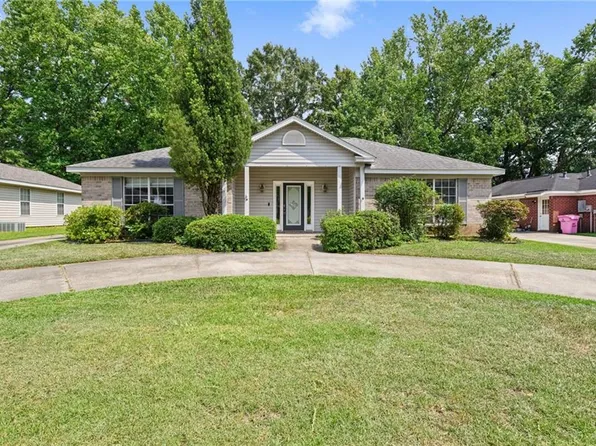 1772 Woodmont Dr, Semmes, AL 36575