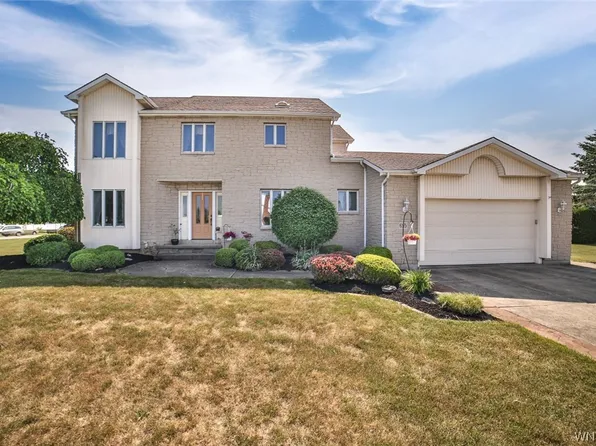 6175 Newberry Ct, Clarence Center, NY 14032