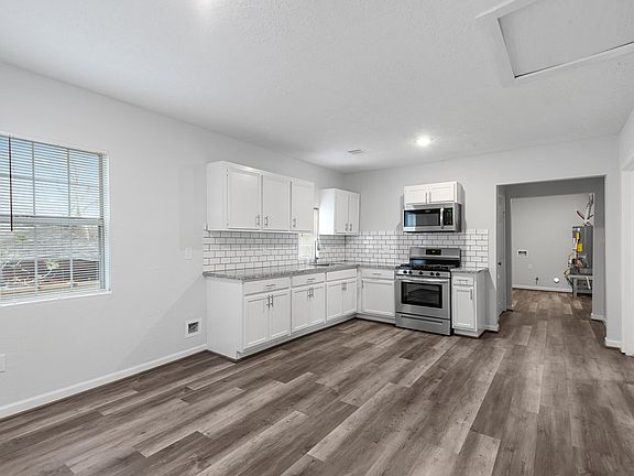 5th image of 7307 Avenue H Unit B