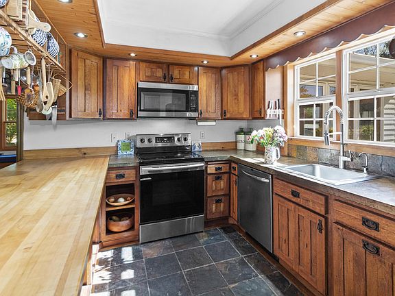 4th image of 1680 Sussex Ct