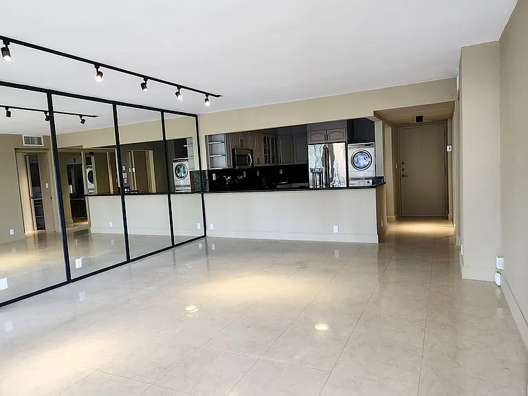 1901 Brickell Ave #B512 — Photo 8
