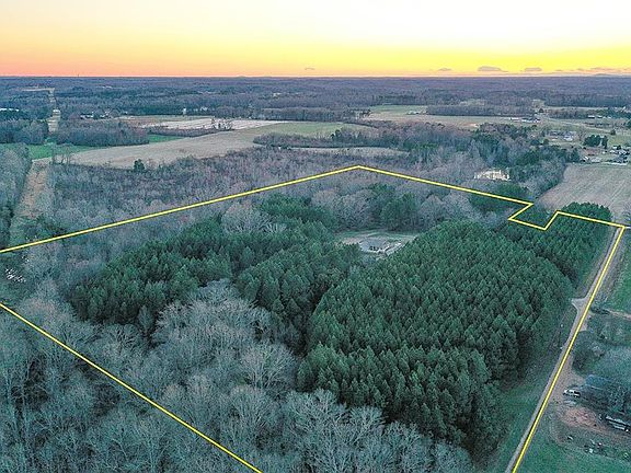 2nd image of 610 Duck Dr